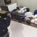Casal é preso transportando pistolas, carregadores, munições e drogas no Sudoeste da Bahia