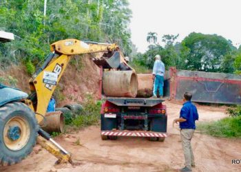 Cabrália segue com obras e fazendo manutenção e reparos em vias da cidade.