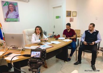 “Live com Cordélia” aborda benefícios para a educação e riscos da greve dos professores