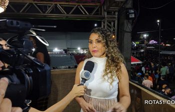 São João se encontra com São Pedro, este foi o encontro da felicidade e da alegria, quem foi e viu, caiu na folia.