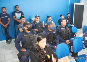 Prefeita Cordélia Torres entrega coletes balísticos para a Guarda Civil Municipal