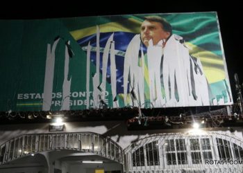 Vandalismo da esquerda ataca a “Casa da Direita”, mas o barco vai em frente na eleição de Bolsonaro.