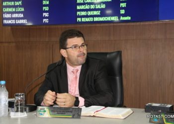 Sessão da Câmara Municipal, nesta 5ª, 18/08, foi bem tumultuada, muitos aplausos e descontentamentos.