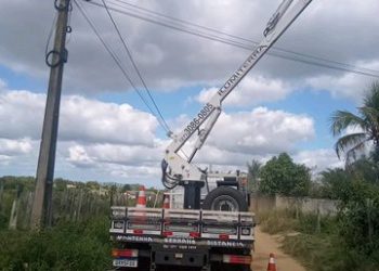 Prefeitura atende solicitações de troca de lâmpadas em Eunápolis