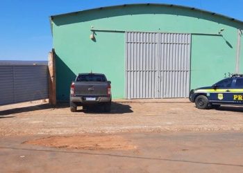 Em Caetité (BA), PRF, PCBA e PMBA recuperam caminhão furtado e desmantelam galpão que funcionava como desmanche clandestino de veículos