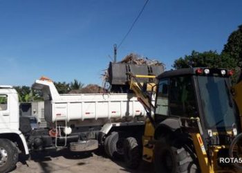 Prefeitura de Eunápolis intensifica serviços de limpeza em diversos bairros da cidade