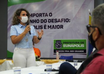 Prefeita Cordélia Torres homenageia aos pais pelo seu dia