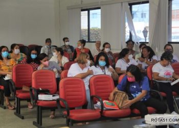 Agentes comunitários de saúde participam de capacitação para utilização de tablets no atendimento à população