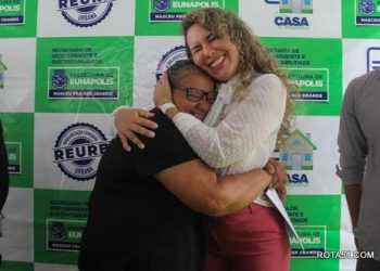 Prefeitura de Eunápolis realiza sonho de moradores com entrega de títulos da REURB nesta quarta-feira