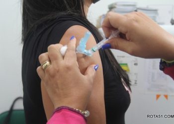 Dia de intensificação de vacinação é sucesso de público com quase 2 mil pessoas imunizadas
