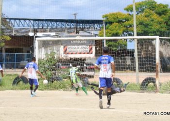 Campeonato dos veteranos do bairro Juca Rosa, com muitos gols, só o Santander arregou, deu o cano mais uma vez…