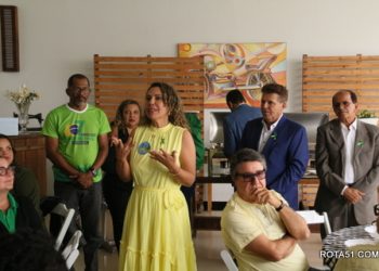 Depois da obrigação vem a diversão, prefeita e secretários se reúnem em um almoço de agradecimentos.