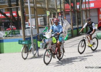 Ele pedalou por 12 horas, uma maratona beneficente em prol da APAE.