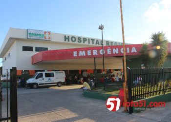 Vazamento de água prejudica serviços no Hospital Regional.