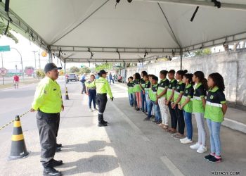Encerramento da Semana Nacional de Trânsito reúne órgãos de segurança pública em blitz no centro de Eunápolis