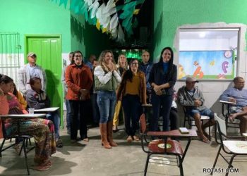 Após reunião com prefeita, professores da Escola Almerindo Alves dos Santos decidem pelo retorno 100% das aulas