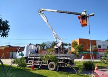 Projeto de ampliação de iluminação pública beneficia 100% do bairro Sapucaeira