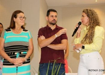 Em celebração ao Dia do Professor, prefeita Cordélia Torres anuncia novo pacote de benefícios para categoria