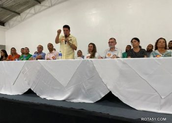 Em grandioso ato político, prefeita Cordélia Torres mobiliza multidão em prol da campanha de ACM Neto e Bolsonaro