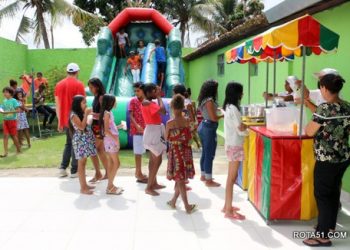 Mês da Criança reúne atividades recreativas para alegrar público infantil em Eunápolis