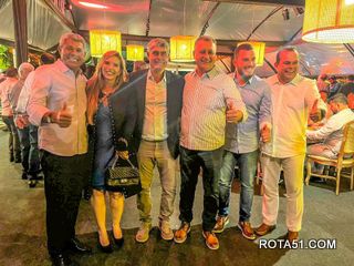 Prefeito de Cabrália Agnelo Santos e esposa, participam em Salvador de confraternização com o governador eleito.