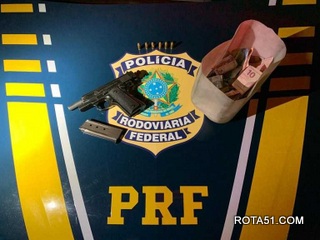 Porte ilegal, apreensão de pássaros, carros roubados, a PRF  de olho aberto prende tudo e todos.
