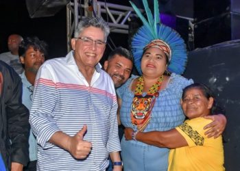 A celebração de Nossa Senhora da Conceição, nesta quinta-feira, 8/12, reuniu toda a comunidade da Aldeia Velha, em Caraíva.