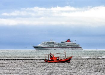 CRUZEIRO EUROPEU FAZ PASSEIOS EM PORTO SEGURO