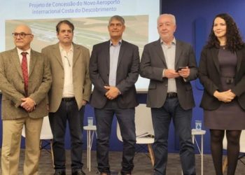 Prefeito Agnelo participa do lançamento do projeto ”Aeroporto de Cabrália”.