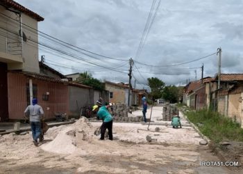 Eunápolis: pavimentação em 6 mil metros² de ruas do bairro Pequi está em fase de conclusão