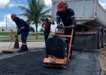 Prefeitura de Eunápolis intensifica “Operação Tapa-Buracos” para recuperar ruas danificadas pelas chuvas