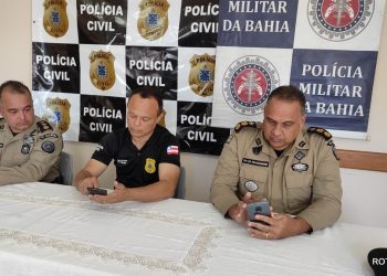 Polícias civil e militar, reúnem a imprensa, para informações, sobre a morte dos 2 índios na Br 101.