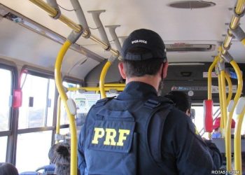 PRF PRENDE “TARADO” DENTRO DE ÔNIBUS