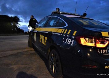 Muita gente vai ficar sem pão, a PRF apreendeu a farinha toda, sem nota não passa mesmo.