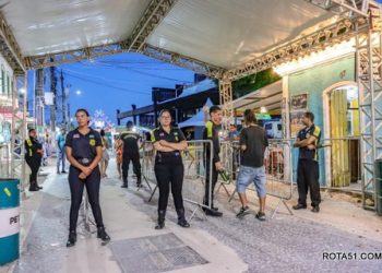 SERVIÇOS E SEGURANÇA MARCAM 1º DIA DO CARNAVAL OFICIAL EM PORTO SEGURO