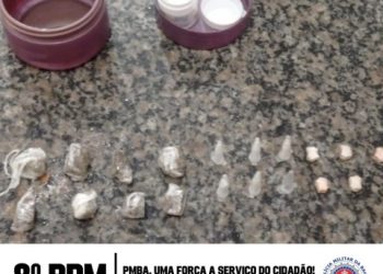 8° BPM APRENDE DROGAS ILEGAIS, EM PORTO SEGURO. UM HOMEM FOI PRESO