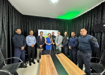 Em live, prefeita Cordélia Torres repudia ato agressivo de alguns guardas municipais em frente à sua casa