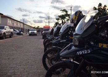 Não pagou pensão, pau quebrou, PRF recupera  carro roubado e faz até segurança do presidente.