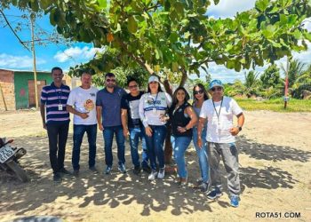 Moradores do Arraial d’Ajuda participa do projeto “Sextou Com Faxinaço”