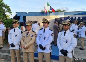 OFICIAIS DO 8° BPM SÃO AGRACIADOS COM MEDALHAS