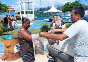PREFEITURA DE CABRÁLIA, FAZ DISTRIBUIÇÃO DE PEIXES