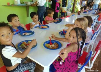 NOVO MOBILIÁRIO ESCOLAR GARANTE MAIS CONFORTO AOS ESTUDANTES DE PORTO SEGURO