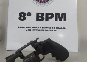 8° BPM APREENDE ARMA DE FOGO, EM PORTO SEGURO. UMA PESSOA FOI PRESA