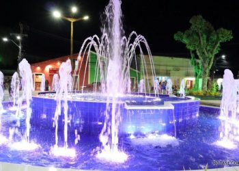 PRAÇA MANOEL RIBEIRO GANHA BANHEIROS PÚBLICOS