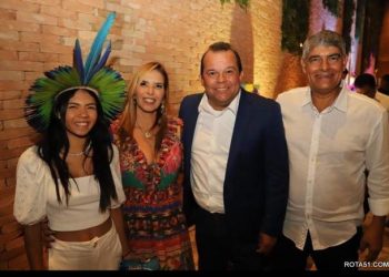 O prefeito Agnelo de Cabrália, leva o Tonhão, para várias capitais brasileiras.