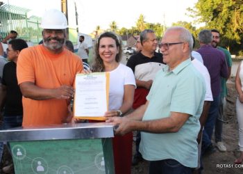 Prefeita Cordélia assina ordem de serviço em uma rua e, uma avenida no bairro Juca Rosa.
