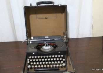 Cada um escreve o que quer e, cada um, entende como quiser.