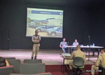 BASE COMUNITÁRIA DE SEGURANÇA DO 8° BPM PROMOVE PALESTRA PARA ALUNOS DO ENSINO MÉDIO, EM PORTO SEGURO