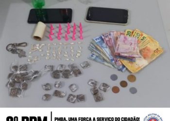 APREENSÃO DE DROGAS REALIZADA PELO 8° BPM, EM PORTO SEGURO. TRÊS PESSOAS FORAM CONDUZIDAS