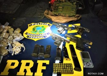 Drogas, armas e veículos furtados, é a PRF  em ação.